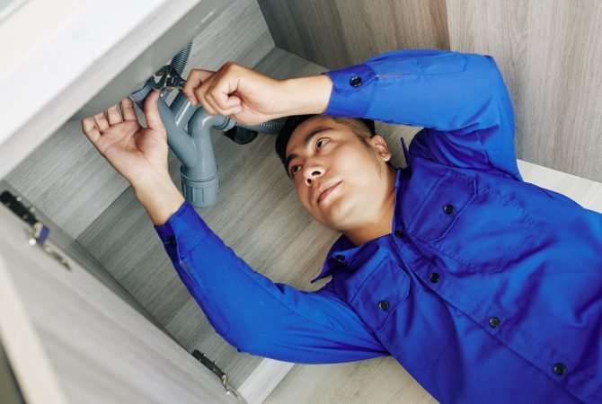 plumber-installing-new-pipes.jpg